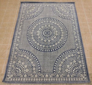 5' 1" x 7' Machine Made Rug