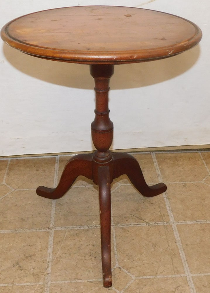 Cherry Queen Anne Style Whiskey Stand (1 of 3)