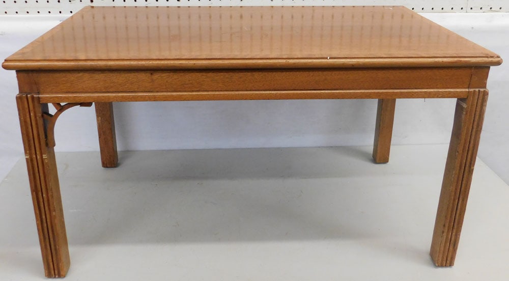 Mahogany Banded Top Tea Table: Mahogany Banded Top Tea Table. 30" W 17 3/4" D 16 1/4" H ALL DESCRIPTIONS AND ANY CONDITION STATEMENT GIVEN BY LANGSTON AUCTION GALLERY ARE STRICTLY OPINIONS AND LANGSTON'S SHALL HAVE NO RESPONSIBILIT