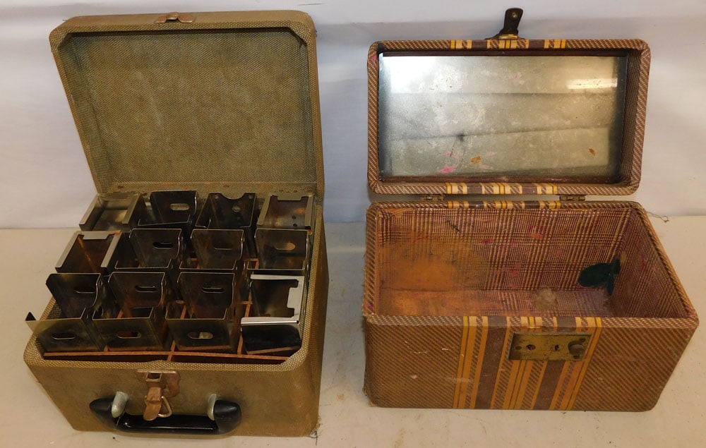 2 Vintage Makeup Cases (1 of 4)