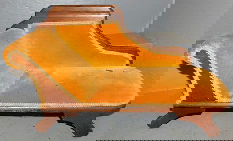 Walnut Victorian Doll Recamier