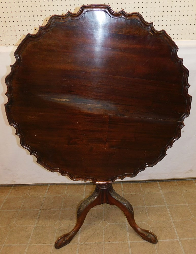 Mahogany Pie Crust Tilt Top Table (1 of 4)