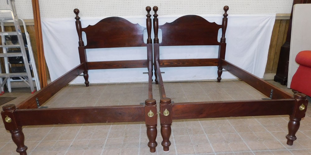 Pair of Mahogany Cannonball Twin Beds With Rails (1 of 4)