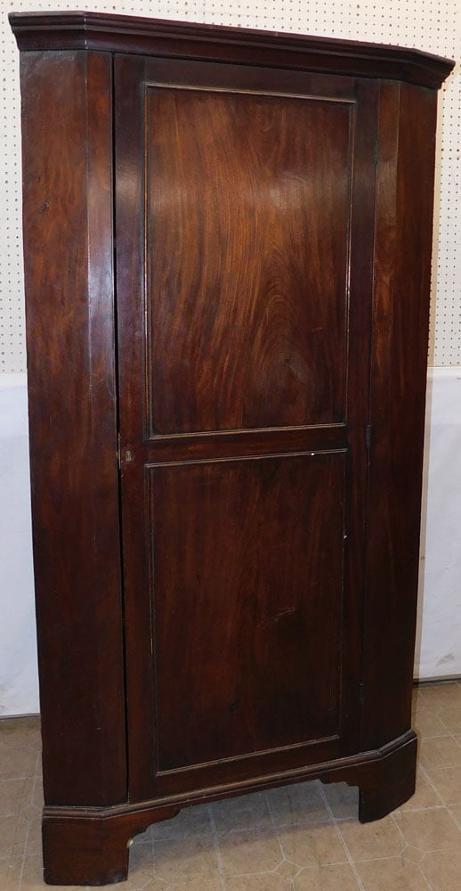 19th Century Mahogany Corner Cabinet (1 of 7)