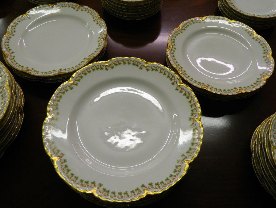 150 126 pcs. Haviland china in "Schleiger" pattern. Oct 14, 2012