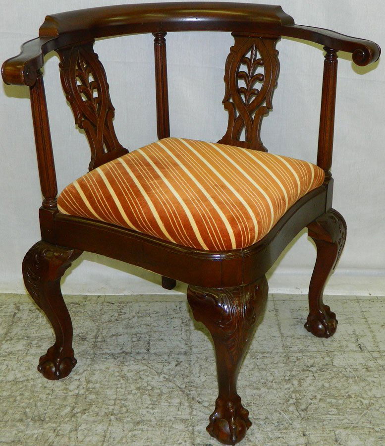 Turn of the c. Chippendale style corner chair.: Late 18 to early 1900 mahogany Chippendale style corner chair.