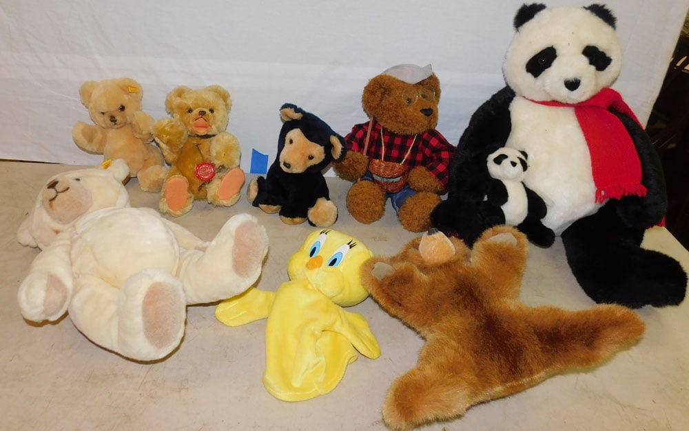 Lot of Teddy Bears, (Some Steiff): Lot of Teddy Bears, (Some Steiff). ALL DESCRIPTIONS AND ANY CONDITION STATEMENT GIVEN BY LANGSTON AUCTION GALLERY ARE STRICTLY OPINIONS AND LANGSTON'S SHALL HAVE NO RESPONSIBILITY FOR ERRORS OR OMISSI