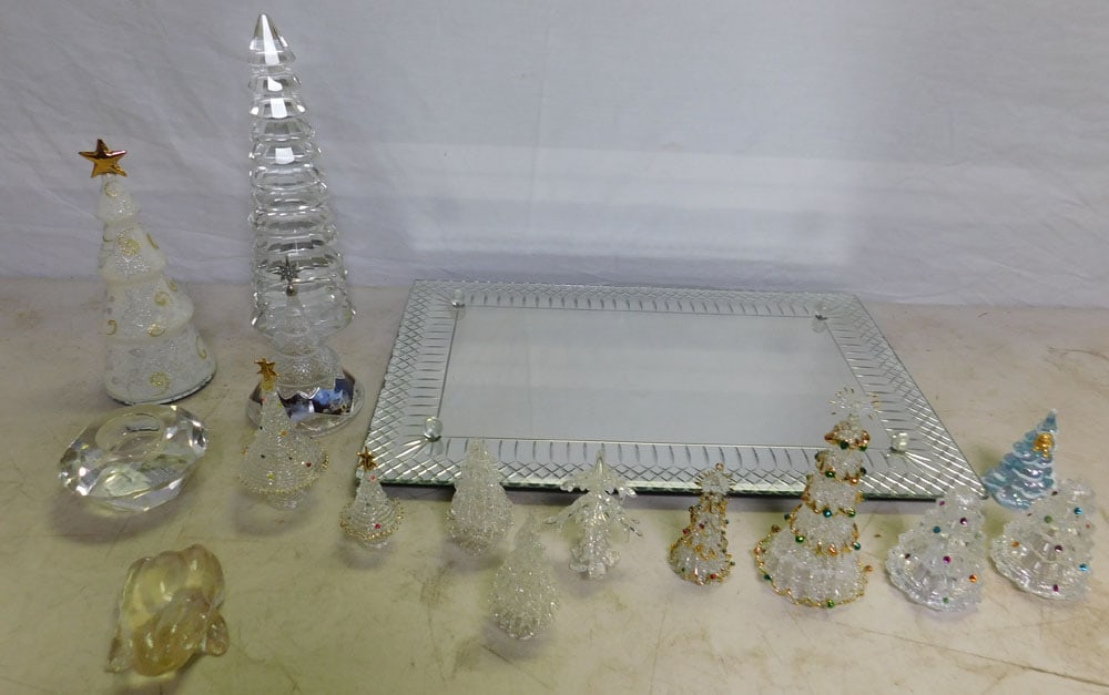 Lot of Crystal Christmas Trees & Mirror Tray: Lot of Crystal Christmas Trees & Mirror Tray. ALL DESCRIPTIONS AND ANY CONDITION STATEMENT GIVEN BY LANGSTON AUCTION GALLERY ARE STRICTLY OPINIONS AND LANGSTON'S SHALL HAVE NO RESPONSIBILITY FOR ERROR