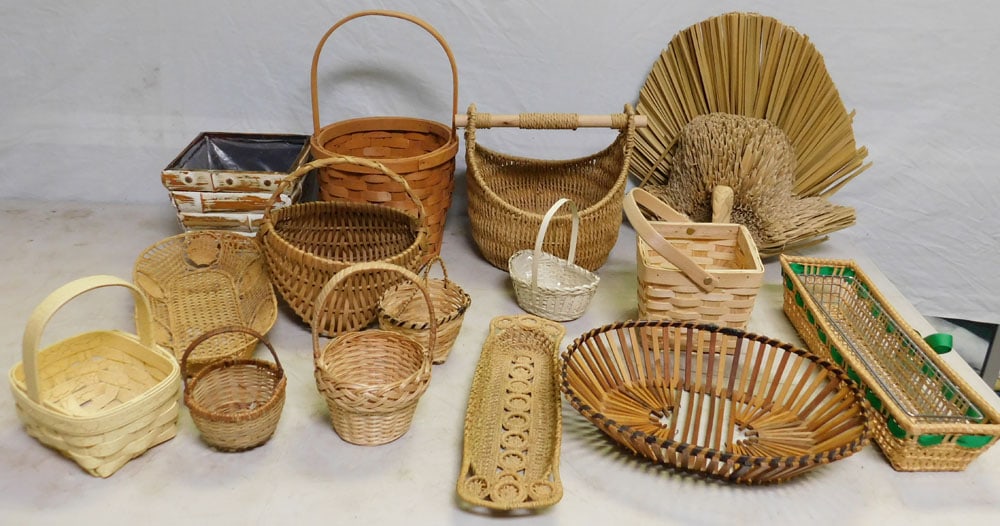 Lot of Baskets: Lot of Baskets . ALL DESCRIPTIONS AND ANY CONDITION STATEMENT GIVEN BY LANGSTON AUCTION GALLERY ARE STRICTLY OPINIONS AND LANGSTON'S SHALL HAVE NO RESPONSIBILITY FOR ERRORS OR OMISSIONS. THE ABSENCE O