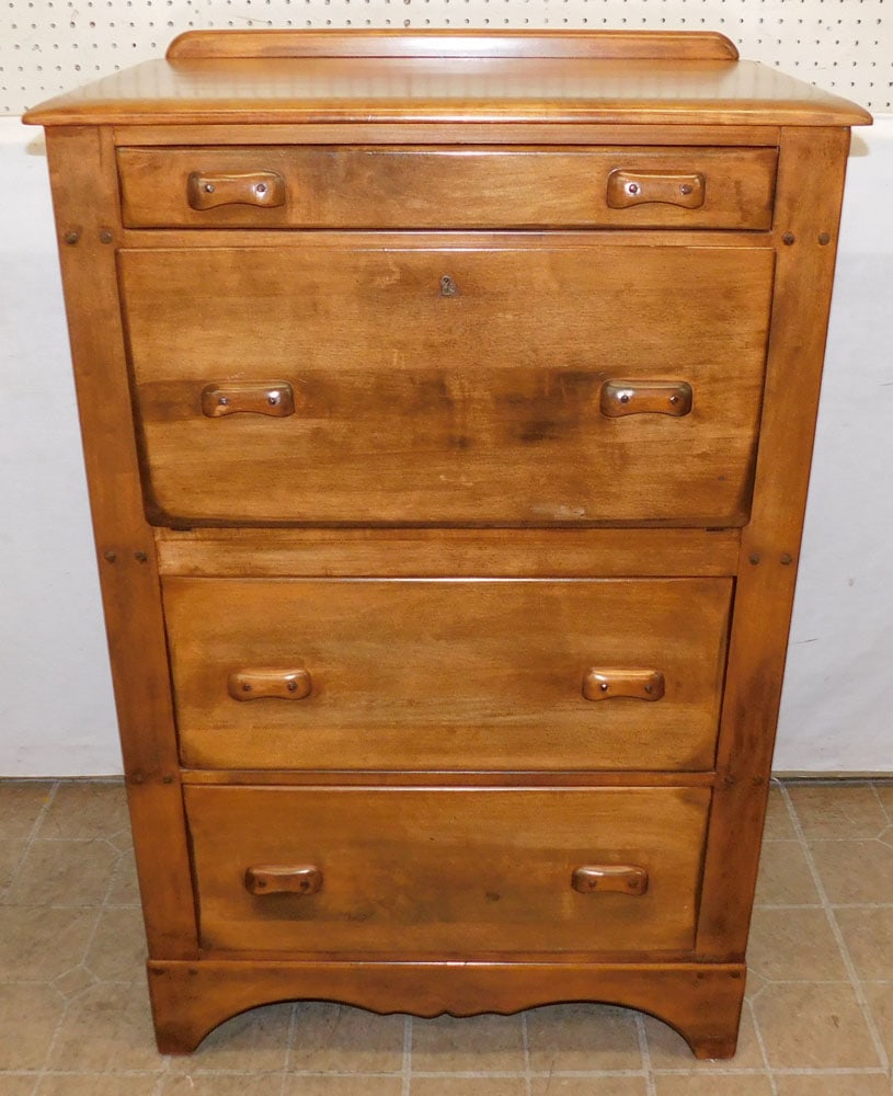 Maple butlers desk: Maple butlers desk. 30" W 18" D 48" H ALL DESCRIPTIONS AND ANY CONDITION STATEMENT GIVEN BY LANGSTON AUCTION GALLERY ARE STRICTLY OPINIONS AND LANGSTON'S SHALL HAVE NO RESPONSIBILITY FOR ERRORS OR OMI