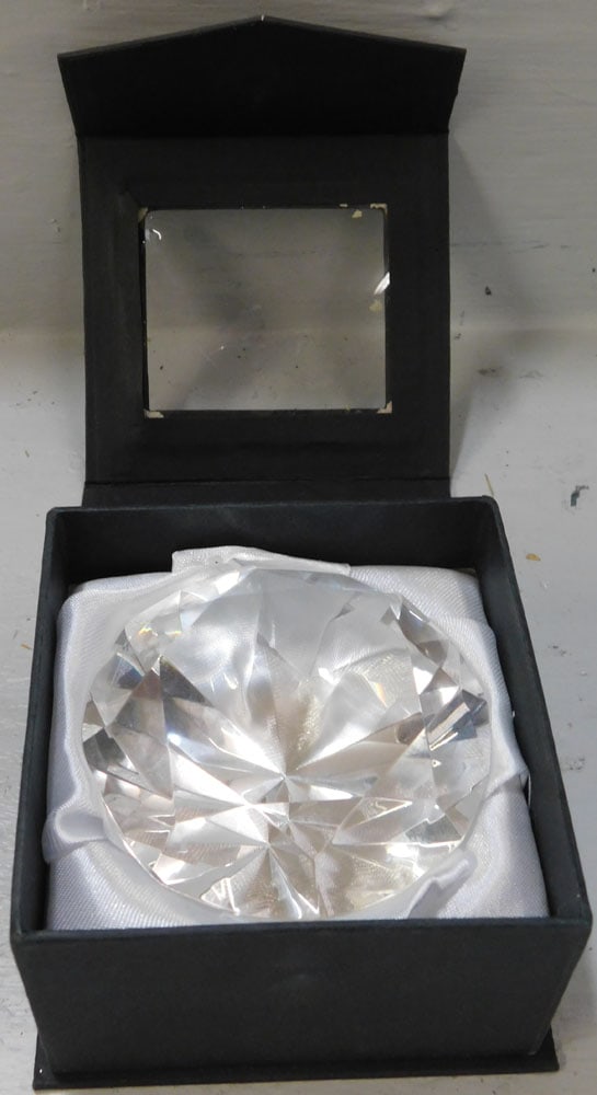 Rosenthal Paperweight in Box: Rosenthal Paperweight in Box. Box 4" Dia. 2 1/2" H ALL DESCRIPTIONS AND ANY CONDITION STATEMENT GIVEN BY LANGSTON AUCTION GALLERY ARE STRICTLY OPINIONS AND LANGSTON'S SHALL HAVE NO RESPONSIBILITY FOR