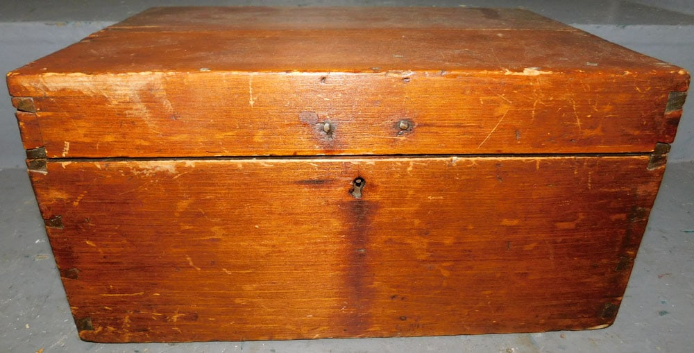 Antique Pine Dovetailed Box (1 of 4)
