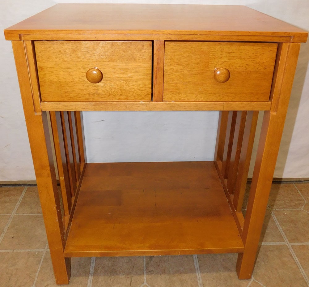 Mahogany Night Stand: Mahogany Night Stand . 22" W 16" D 27 1/4" H ALL DESCRIPTIONS AND ANY CONDITION STATEMENT GIVEN BY LANGSTON AUCTION GALLERY ARE STRICTLY OPINIONS AND LANGSTON'S SHALL HAVE NO RESPONSIBILITY FOR ERRORS