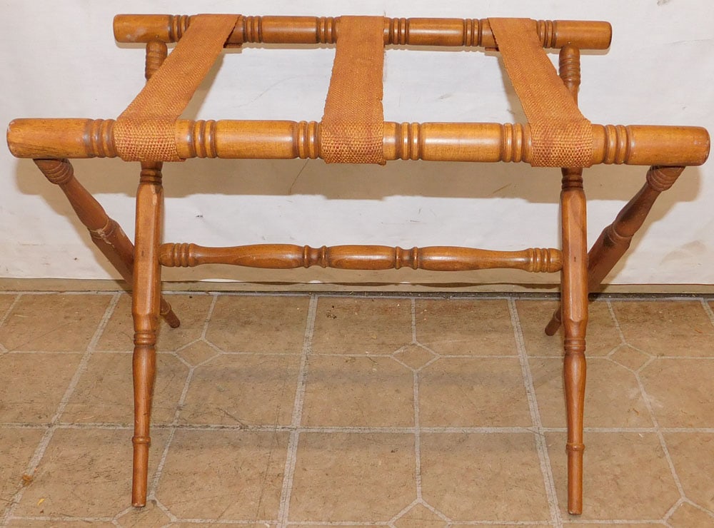 Maple Luggage Rack: Maple Luggage Rack . 23" W 22 1/2" H ALL DESCRIPTIONS AND ANY CONDITION STATEMENT GIVEN BY LANGSTON AUCTION GALLERY ARE STRICTLY OPINIONS AND LANGSTON'S SHALL HAVE NO RESPONSIBILITY FOR ERRORS OR OMIS