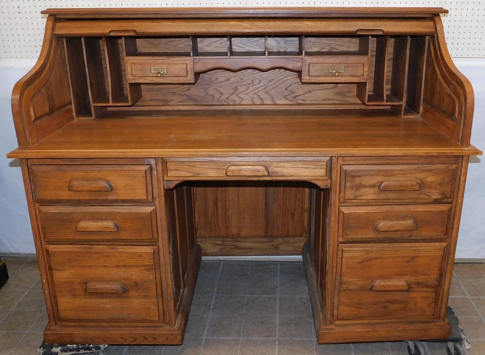 Oak S Roll Top Desk: Oak S Roll Top Desk. 60" W 29" D 51 3/4" H ALL DESCRIPTIONS AND ANY CONDITION STATEMENT GIVEN BY LANGSTON AUCTION GALLERY ARE STRICTLY OPINIONS AND LANGSTON'S SHALL HAVE NO RESPONSIBILITY FOR ERRORS O