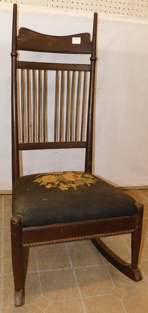 Antique Oak Rocker (1 of 2)