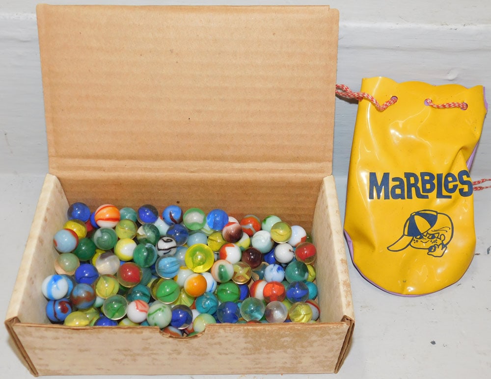 Lot of Marbles: Lot of Marbles . ALL DESCRIPTIONS AND ANY CONDITION STATEMENT GIVEN BY LANGSTON AUCTION GALLERY ARE STRICTLY OPINIONS AND LANGSTON'S SHALL HAVE NO RESPONSIBILITY FOR ERRORS OR OMISSIONS. THE ABSENCE O