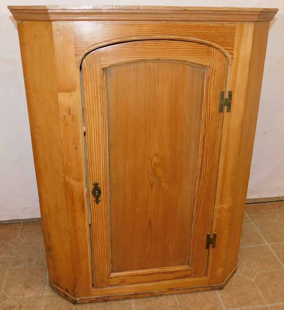 19th Century Scrub Pine 1 Door Hanging Corner Cabinet (1 of 3)