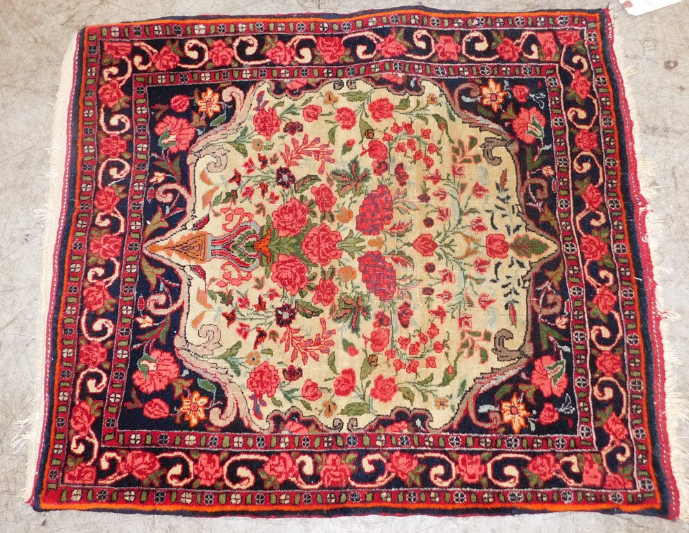 2' 9" x 2' 5" Handmade Oriental Rug (1 of 4)