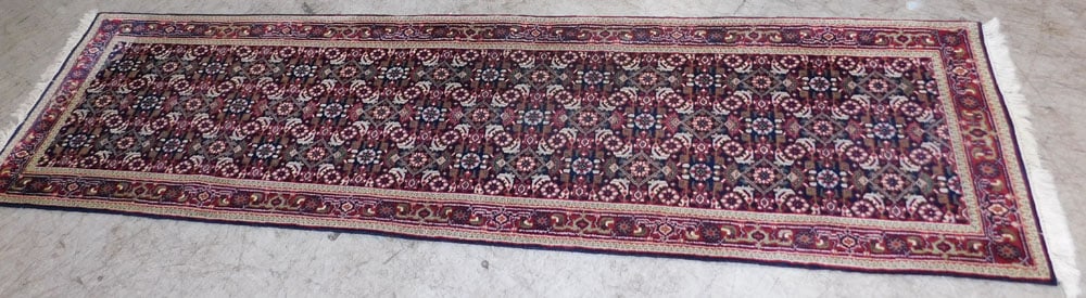 2' 6" x 9' 7" Handmade Oriental Runner (1 of 5)