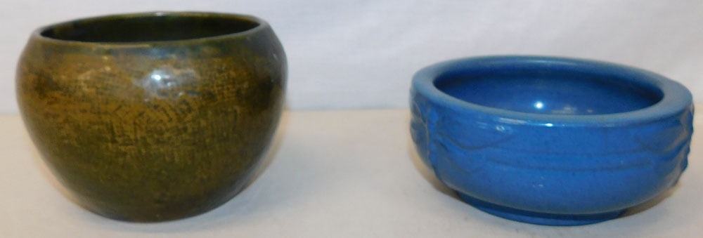 Small Art Pottery Jardiniere Signed JS & Small Art Pottery Bowl: Small Art Pottery Jardiniere Signed JS & Small Art Pottery Bowl. Up to 3 1/2" H ALL DESCRIPTIONS AND ANY CONDITION STATEMENT GIVEN BY LANGSTON AUCTION GALLERY ARE STRICTLY OPINIONS AND LANGSTON'S SHAL