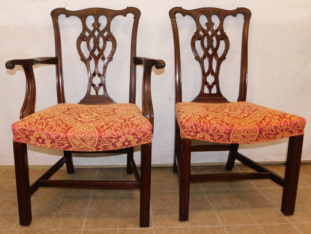 2 Carved Mahogany Chippendale Style Chairs (1 of 5)
