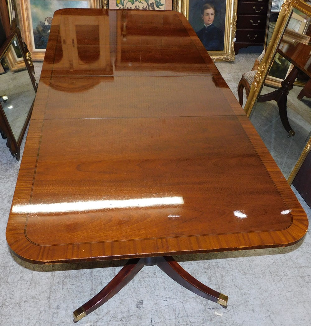Mahogany Banded Top 2 Pedestal Dining Room Table with 2 Leaves (1 of 8)