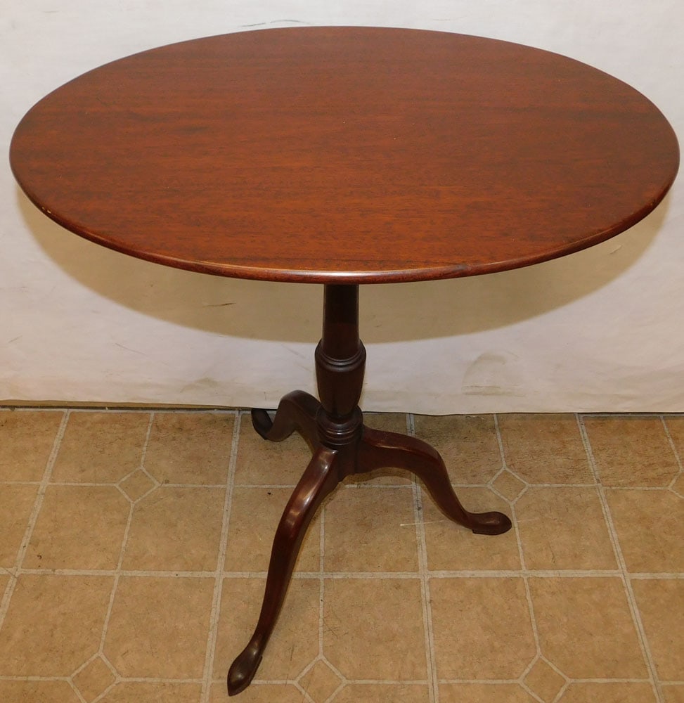 Mahogany Queen Anne Style Tilt Top Candlestand (1 of 5)