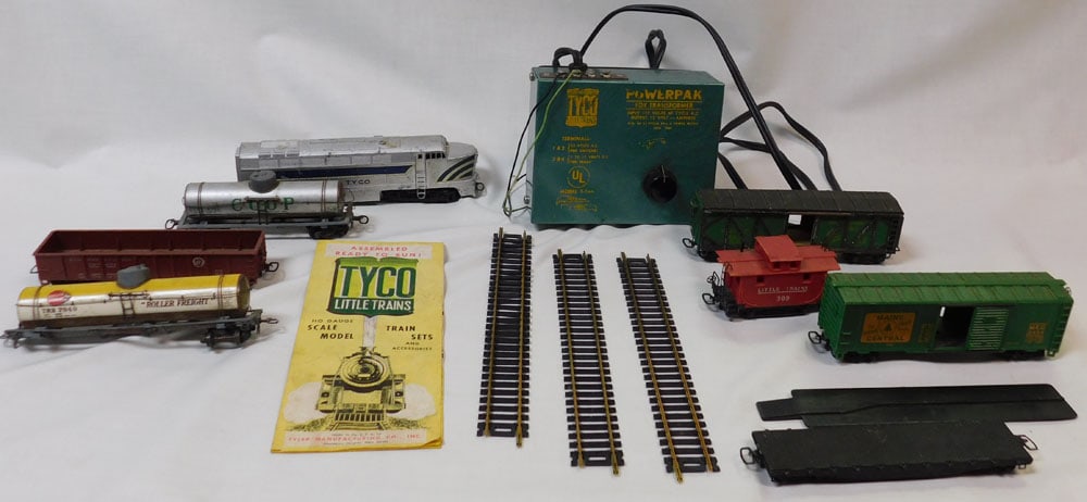 Lot of Vintage Train Cars & Controller (1 of 5)