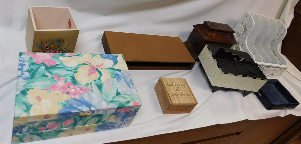 Lot of Decorative Boxes: Lot of Decorative Boxes . "ALL DESCRIPTIONS AND ANY CONDITION STATEMENT GIVEN BY LANGSTON AUCTION GALLERY ARE STRICTLY OPINIONS AND LANGSTON'S SHALL HAVE NO RESPONSIBILITY FOR ERRORS OR OMISSIONS. THE