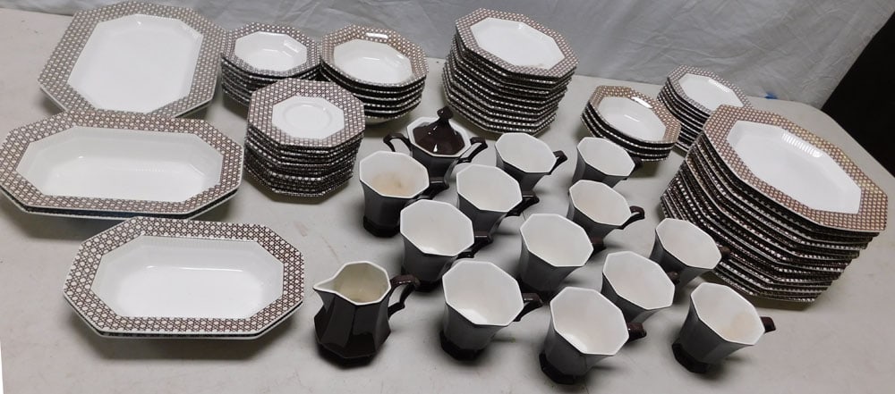 Lot of Independence Ironstone China: Lot of Independence Ironstone China. "ALL DESCRIPTIONS AND ANY CONDITION STATEMENT GIVEN BY LANGSTON AUCTION GALLERY ARE STRICTLY OPINIONS AND LANGSTON'S SHALL HAVE NO RESPONSIBILITY FOR ERRORS OR OMI