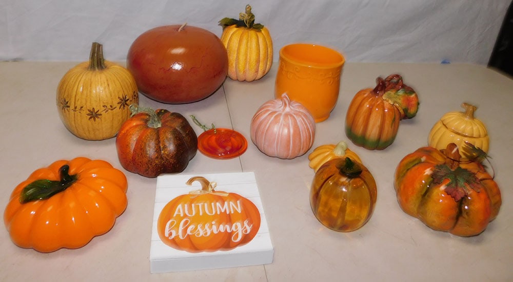 Lot of Fall Decorative Items (1 of 5)