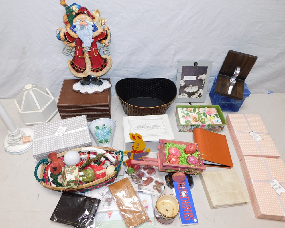 Lot of Household Decorative Items (1 of 5)