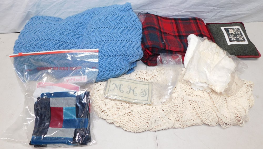 Lot of Linens & Coverlets (1 of 3)