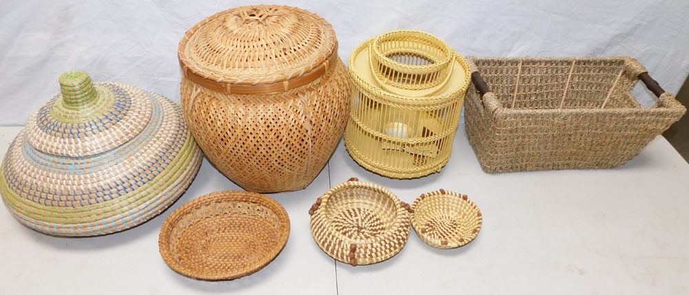 Lot of Baskets: Lot of Baskets. "ALL DESCRIPTIONS AND ANY CONDITION STATEMENT GIVEN BY LANGSTON AUCTION GALLERY ARE STRICTLY OPINIONS AND LANGSTON'S SHALL HAVE NO RESPONSIBILITY FOR ERRORS OR OMISSIONS. THE ABSENCE O