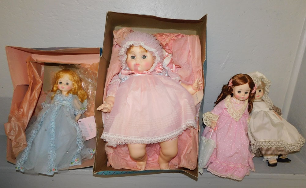 3 Madame Alexander Dolls in Boxes (1 of 7)