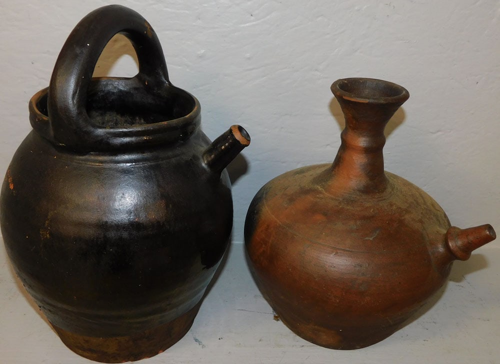 2 Pottery Jugs (1 of 4)