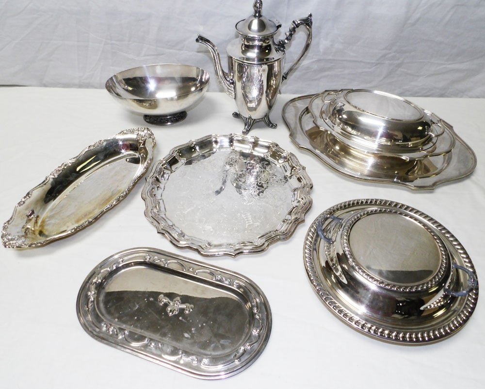 Lot of Vintage Silverplated Covered Dishes, Tea Pot, & Trays (1 of 4)