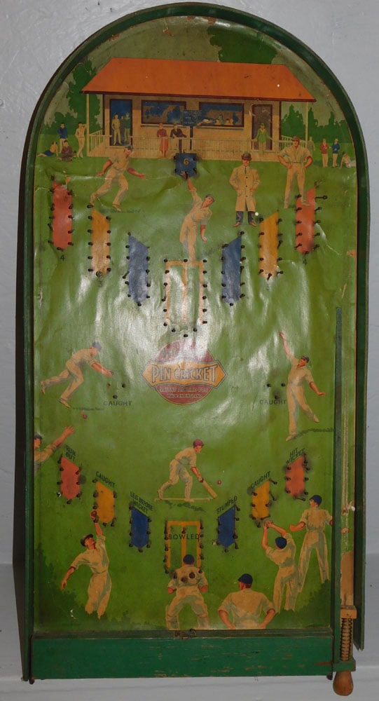 vintage pin ball game (1 of 4)