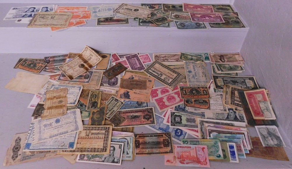 foreign paper bills: foreign paper bills. "ALL DESCRIPTIONS AND ANY CONDITION STATEMENT GIVEN BY LANGSTON AUCTION GALLERY ARE STRICTLY OPINIONS AND LANGSTON'S SHALL HAVE NO RESPONSIBILITY FOR ERRORS OR OMISSIONS. THE ABSE