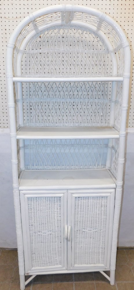 painted wicker shelf (1 of 4)