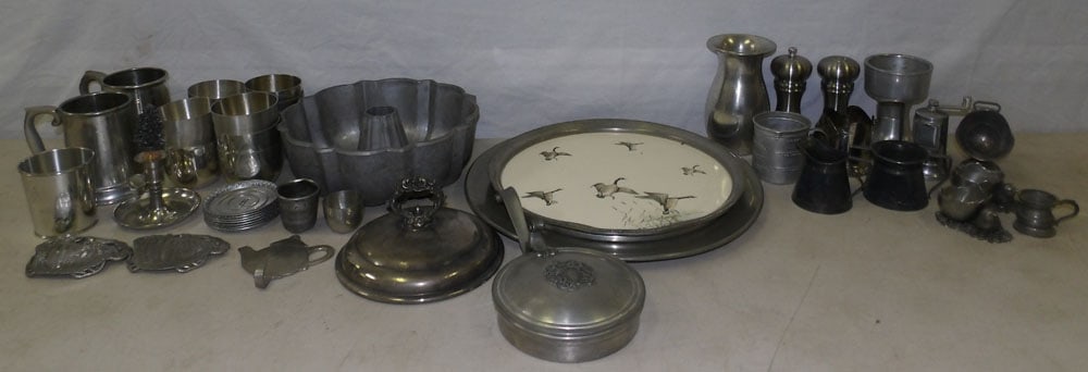 Lot of Pewter Items: Lot of Pewter Items . ALL DESCRIPTIONS AND ANY CONDITION STATEMENT GIVEN BY LANGSTON AUCTION GALLERY ARE STRICTLY OPINIONS AND LANGSTON'S SHALL HAVE NO RESPONSIBILITY FOR ERRORS OR OMISSIONS. THE ABSE