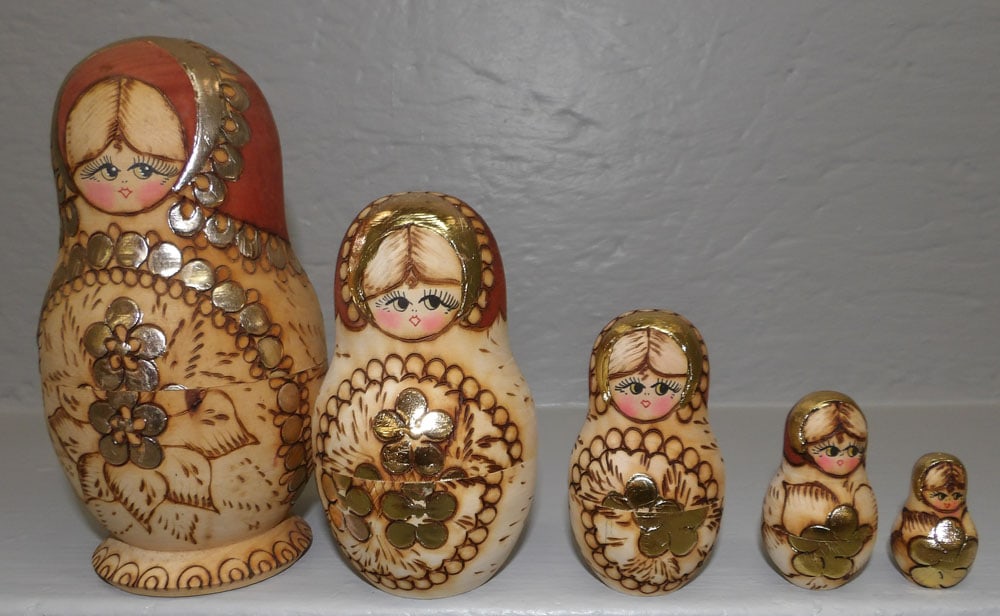 Russian Nesting Dolls: Russian Nesting Dolls. 6 1/4" H ALL DESCRIPTIONS AND ANY CONDITION STATEMENT GIVEN BY LANGSTON AUCTION GALLERY ARE STRICTLY OPINIONS AND LANGSTON'S SHALL HAVE NO RESPONSIBILITY FOR ERRORS OR OMISSIONS