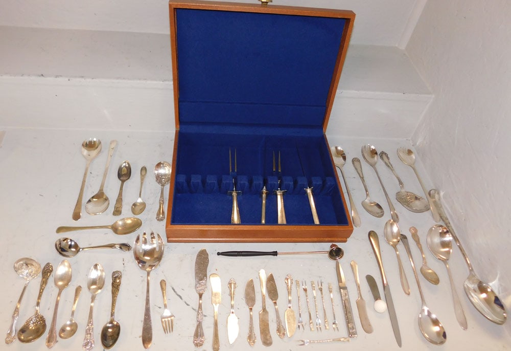 Silverplate Flatware in Box (1 of 5)