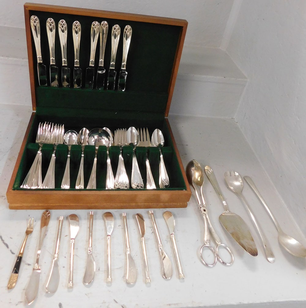 Silverplate Flatware in Box (1 of 6)