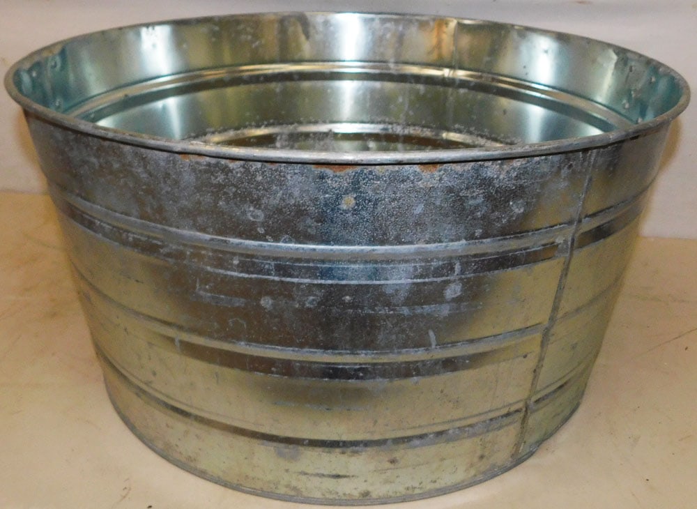 Galvanized Wash Tub (1 of 3)