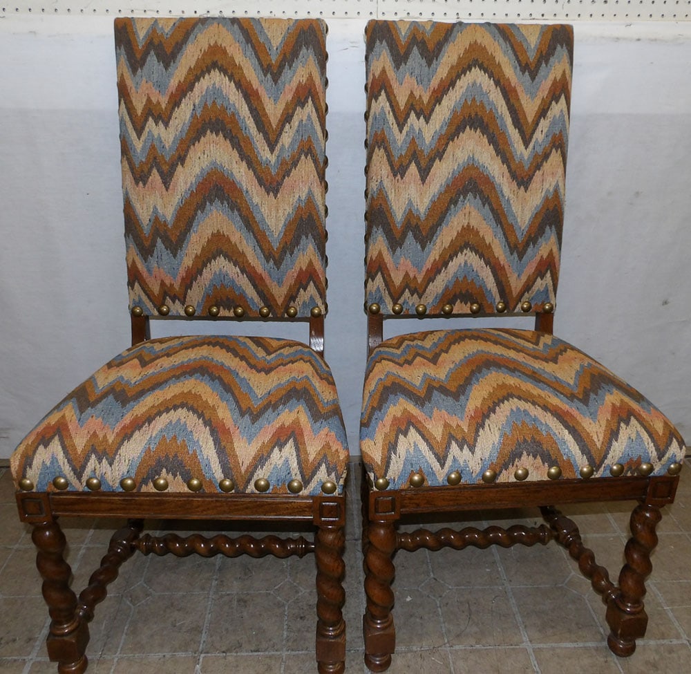 Pair of Oak Barley Twist Side Chairs: Pair of Oak Barley Twist Side Chairs. 42 1/2" H ALL DESCRIPTIONS AND ANY CONDITION STATEMENT GIVEN BY LANGSTON AUCTION GALLERY ARE STRICTLY OPINIONS AND LANGSTON'S SHALL HAVE NO RESPONSIBILITY FOR ERR