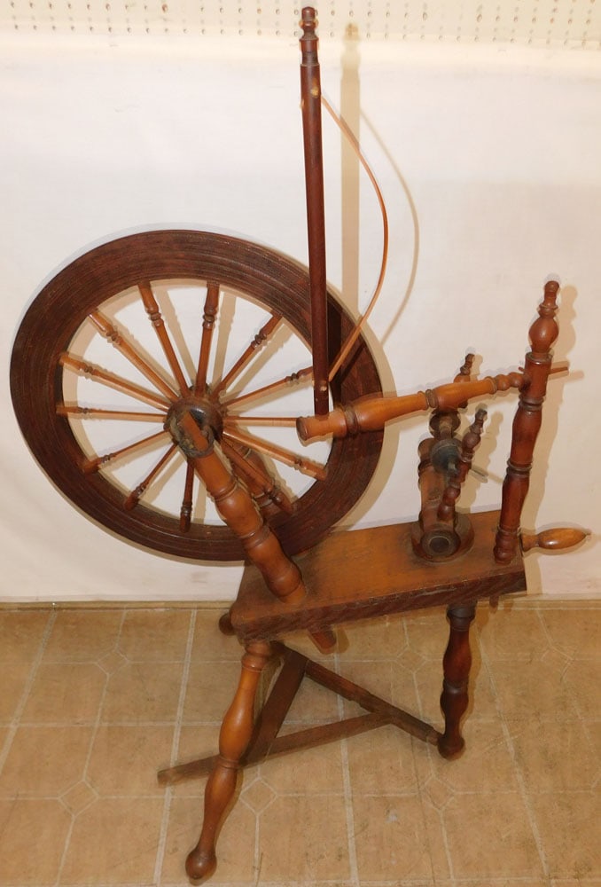 Antique Flax Wheel (1 of 5)