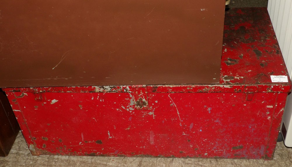 Painted Metal Tool Box (1 of 2)