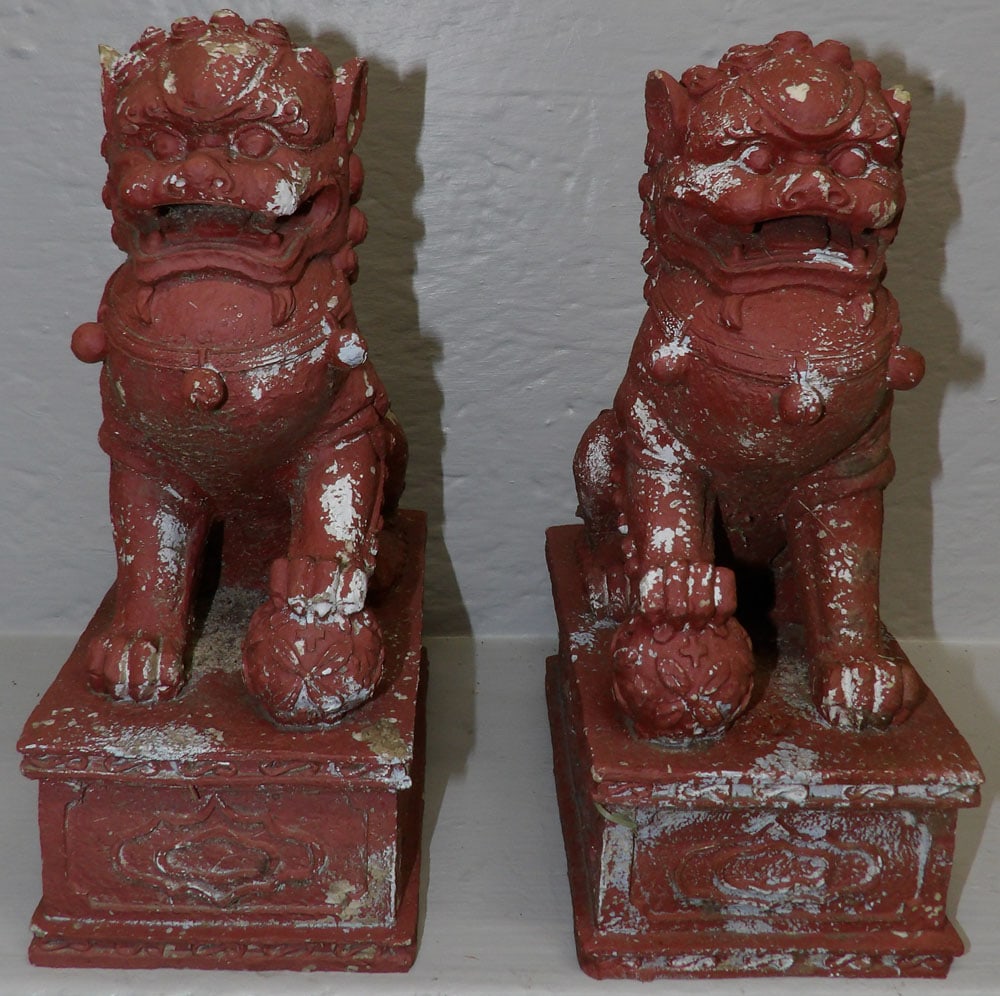 Pair of Painted Resin Foo Dogs (1 of 3)